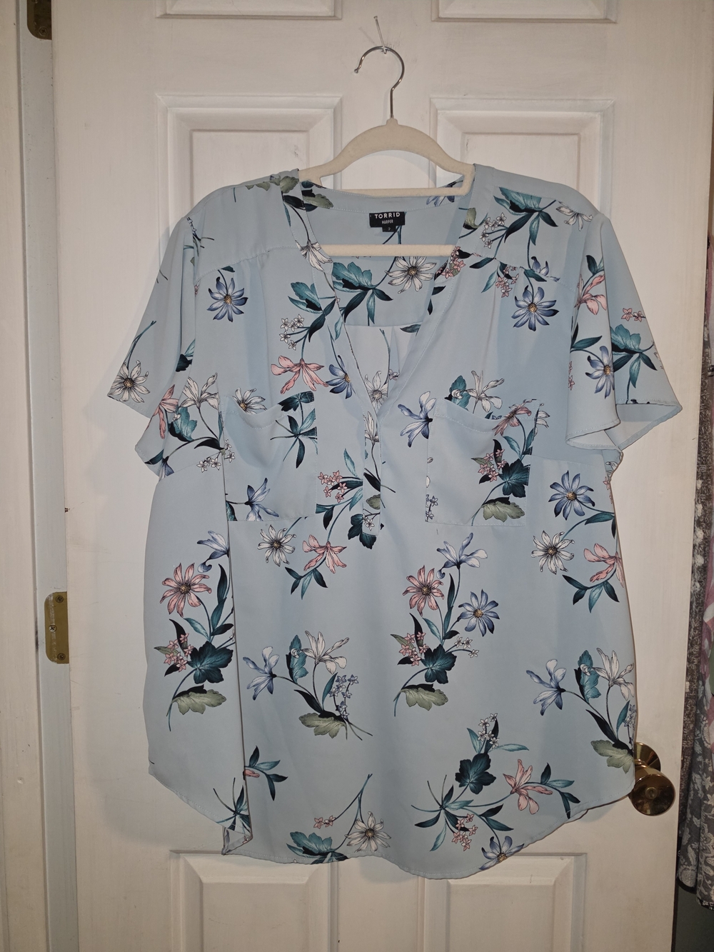torrid Pale Blue Floral V‑Neck Flutter Sleeve Blouse